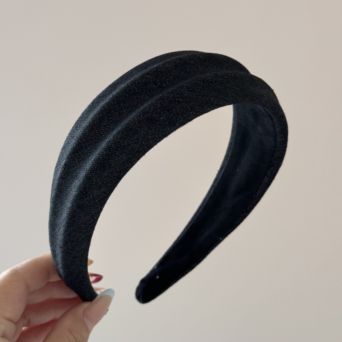 Diadema de moda cóncavo-convexo de mezclilla de tela Cabeza de presión de borde ancho Cabeza de cabeza alta Temperamento Horquilla de presión Accesorios para el cabello de todos los partidos diarios image 9