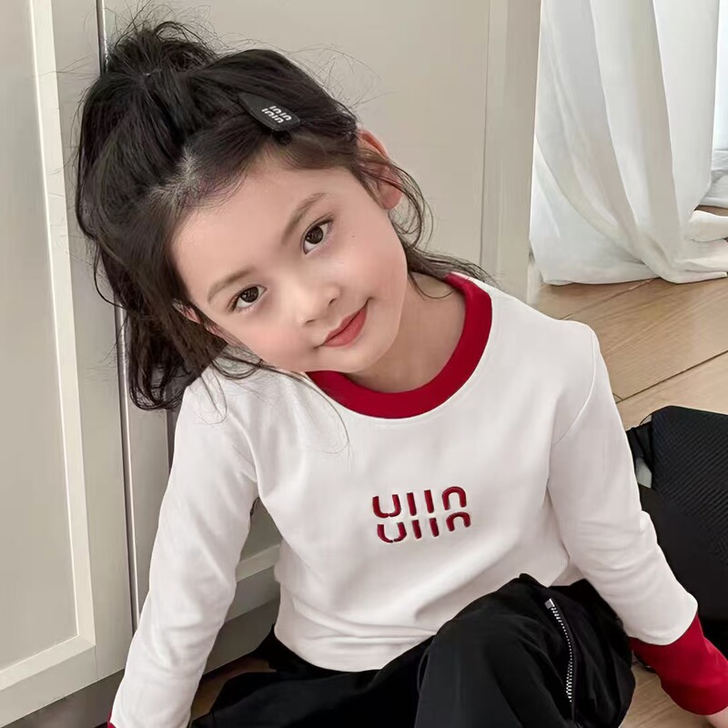 Children's T-Shirt for Girls, Spring and Autumn Style, Base Shirt for Young Children, Outerwear with Contrasting Colors, Versatile and Stylish Long-Sleeve Top for Babies Children's T-Shirt for Girls, Spring and Autumn Style, Base Shirt for Young Children, Outerwear with Contrasting Colors, Versatile and Stylish Long-Sleeve Top for Babies