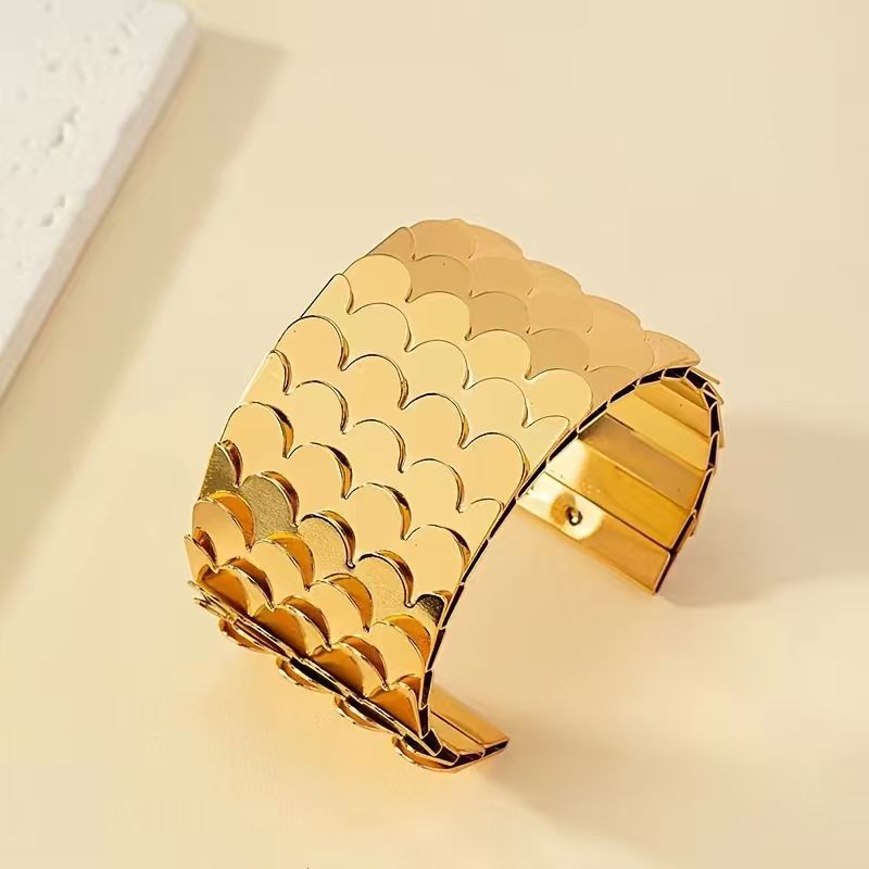Cross-border Hot-selling Metal Sequin Hand Jewelry Exaggerated Vintage Open Adjustable Bangle Punk Style Fish Scale Bracelet