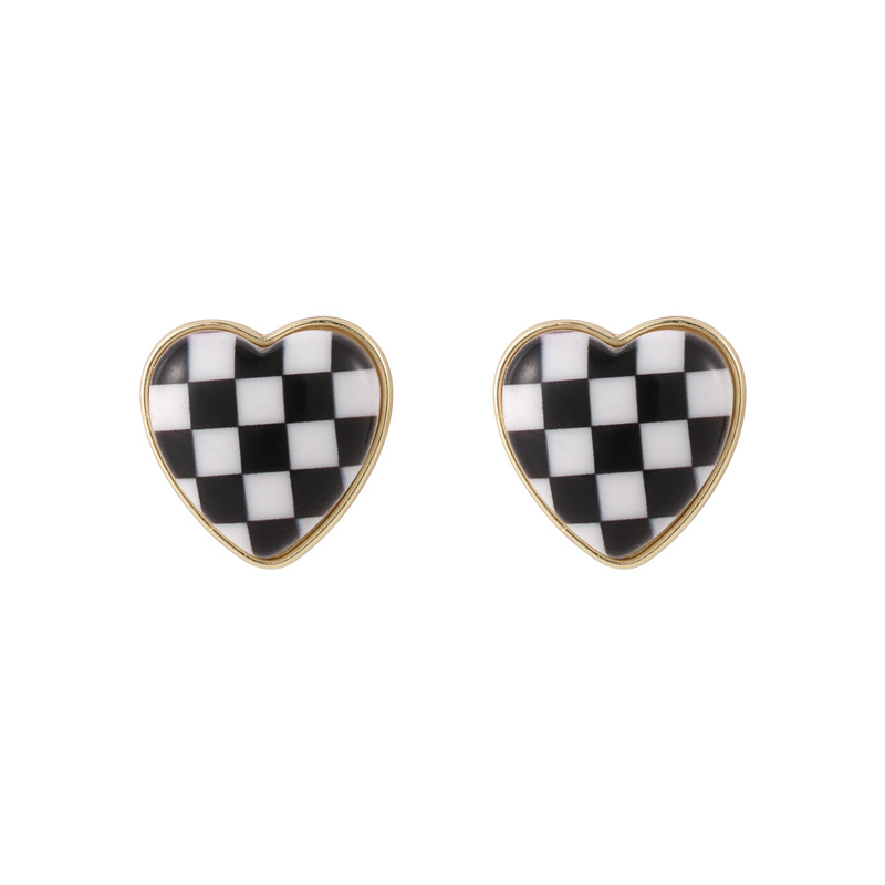 Heart Checkerboard Drop Oil Stud Earrings Wholesale Nihaojewelry display picture 2