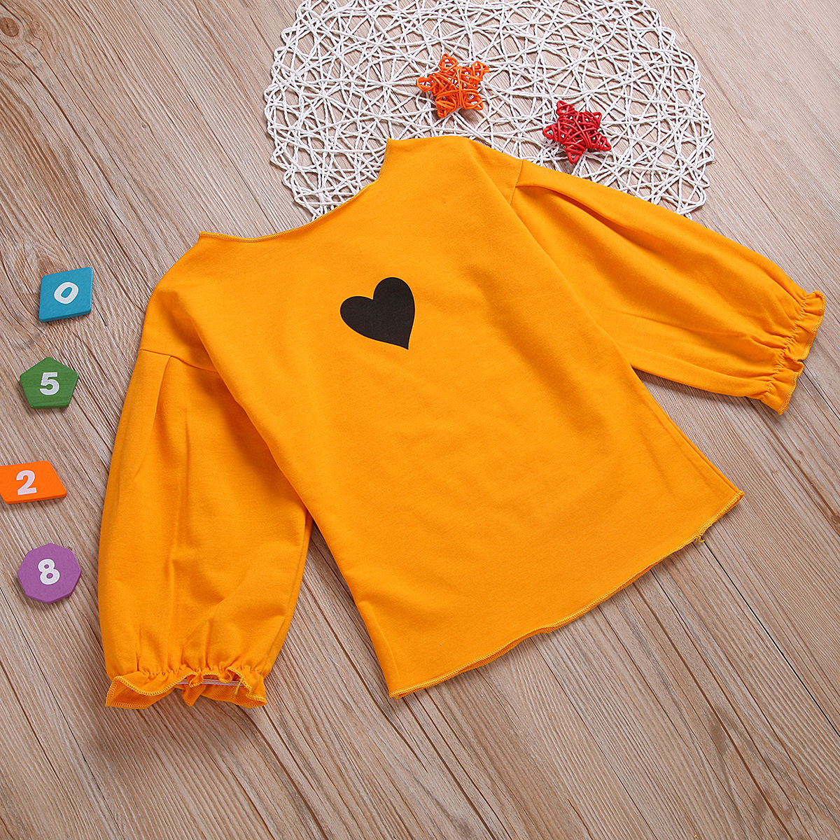 Korean version of the spring new children's clothing girls Puff Sleeve T-shirt children's love printing shirt shirt long-sleeved shirt