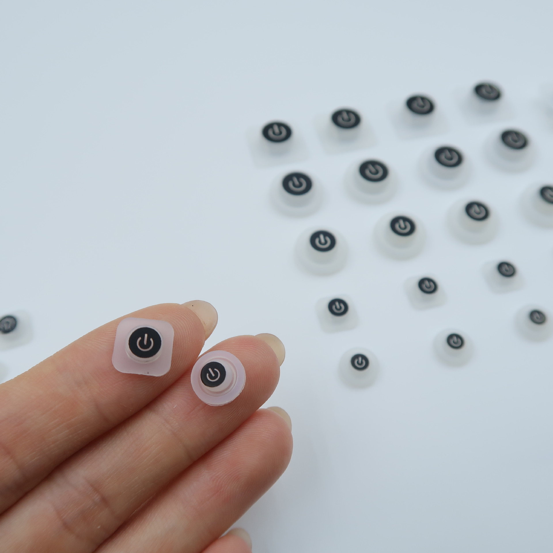 3mm-25mm直径丝印镭雕导电硅胶按键防水开关按键帽多款式硅橡胶