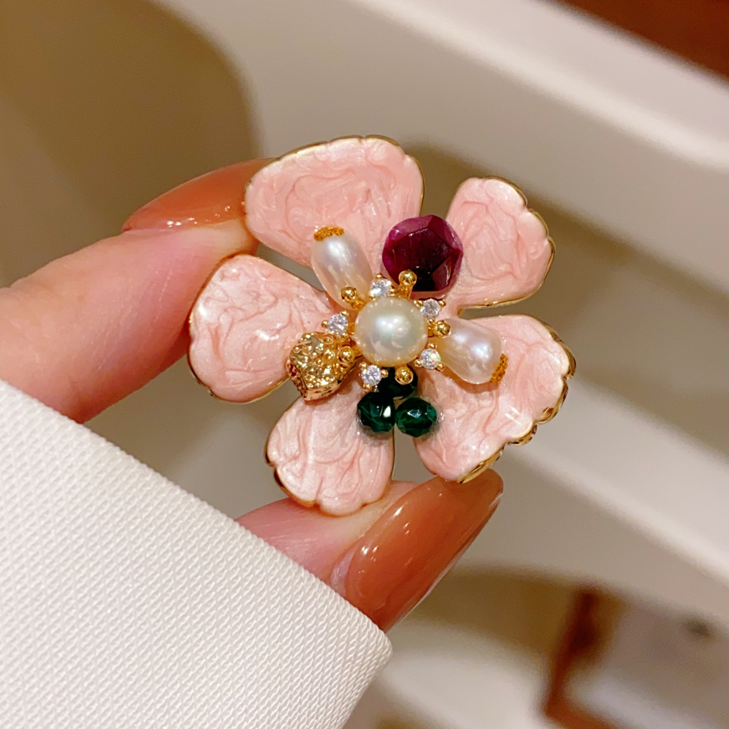 Retro New Chinoiserie Fairy-Like Pink Enamel Flower Brooch Corsage Elegant Elegant Natural Pearl Pin Buckle