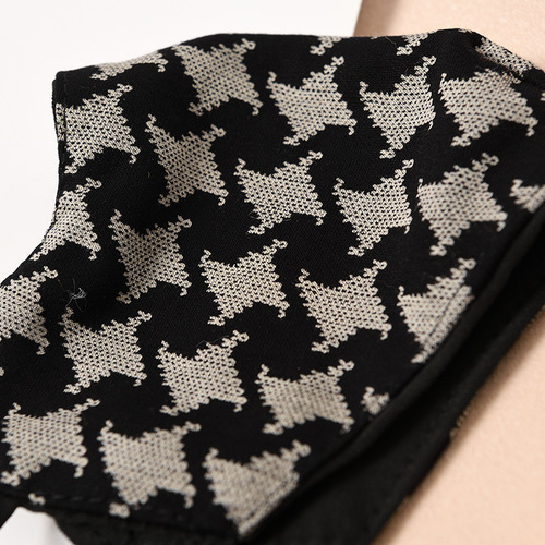 Autumn and winter pearlescent cotton versatile warm and washable dust-proof fashionable mask for women, breathable and skin-friendly, student face small