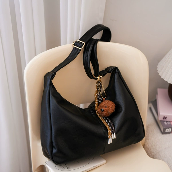 Black pendant