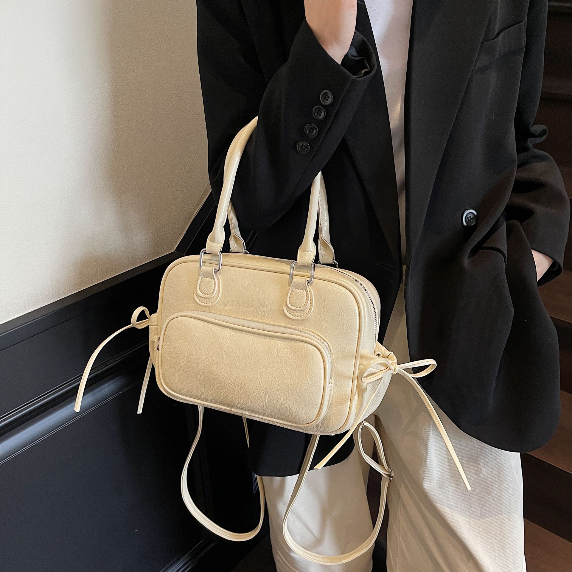 Women's Retro Handbag Multi-Layer Commuter Crossbody Bag 2025 New Soft Leather 2-Way Backpack Casual Tote Bag - Thumbnail 2
