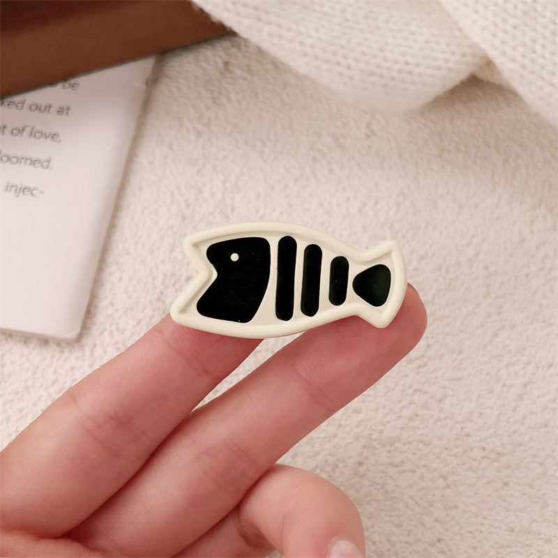 Blanco y negro gatito pequeño pez pequeño clip nicho nicho chica clip de frisa super lindo ins ventana lateral tarjeta de cabello de dibujos animados tocado mujer