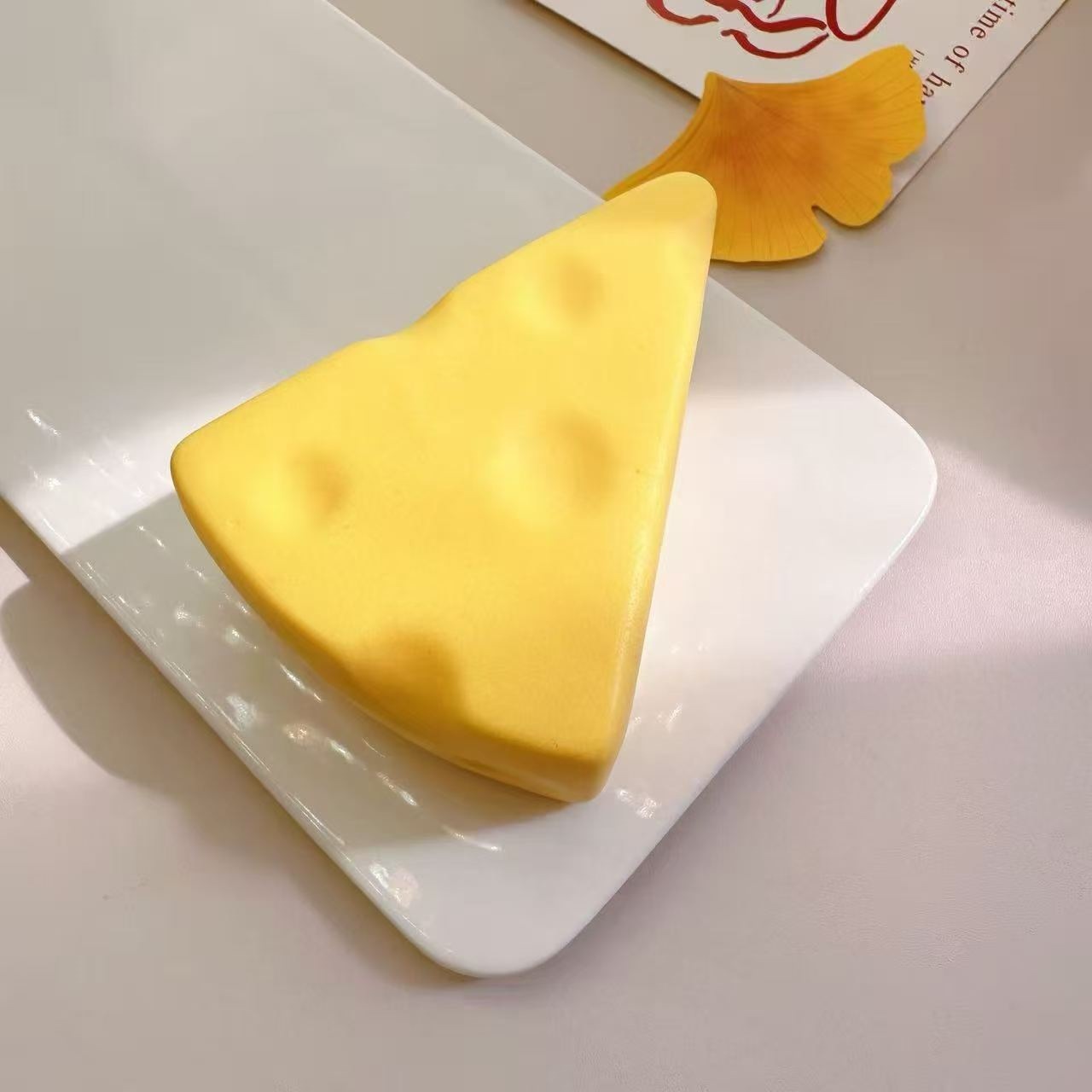 Nuevo producto explosivo bloque de queso suave - amarillo, juguete de descompresión plástica, con función de extrusión