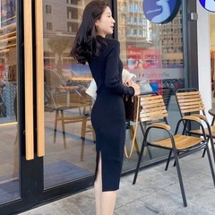 黑色圆领长袖连衣裙女秋冬新款修身内搭打底裙后开叉包臀裙子
