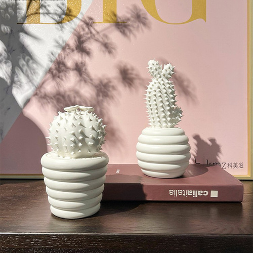 Nordic Minimalist Ceramic Cactus Ornament, Luxurious Creative Living Room Model House Entrance Desk Home Soft Decorative Accessories