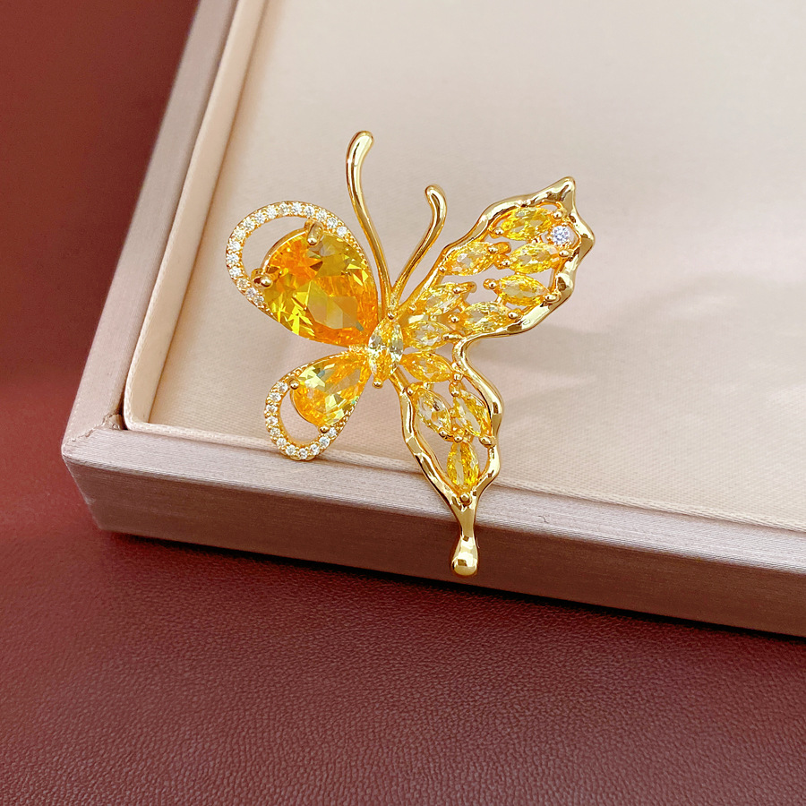 Oro verdadero electron-combustible mariposa de piedra pernos de orejas temperamento exquisito personalidad nicho pendientes ligero lujo conjunto de joyas de alta calidad