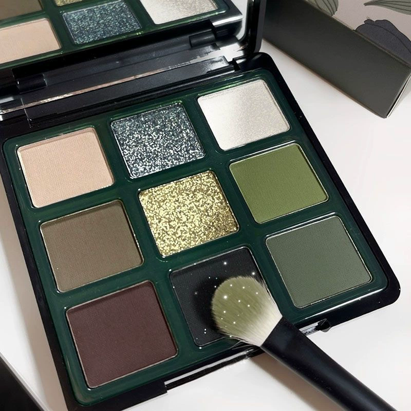 Eyeshadow palette 9-color cat eye, green matte and shimmer shades, compact mirror case