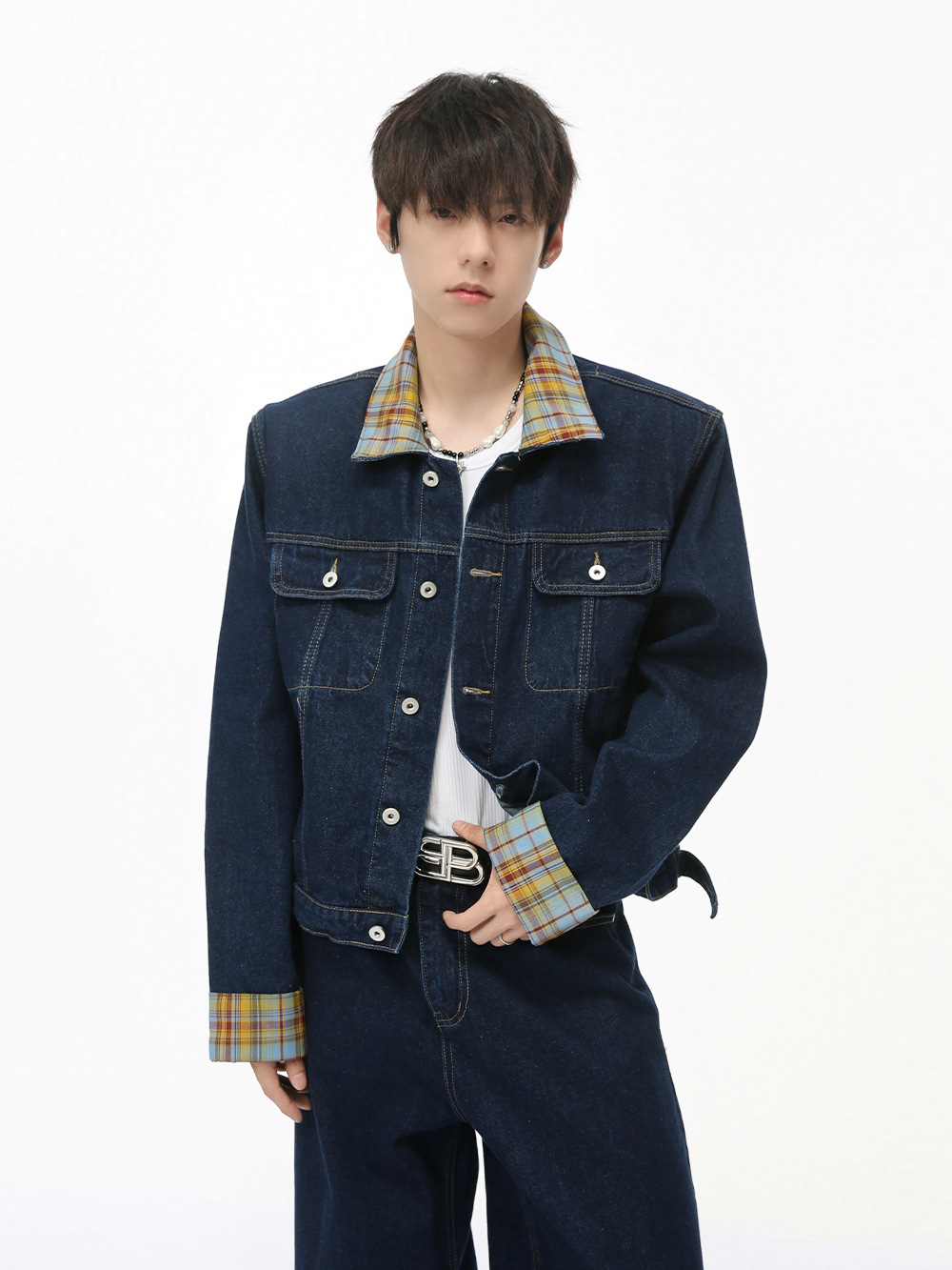 MTLCLOTHES Hombres| 2024 otoño nuevo estilo de Hong Kong retró retrogrado empalme de color contraste de moda conjunto de jeans