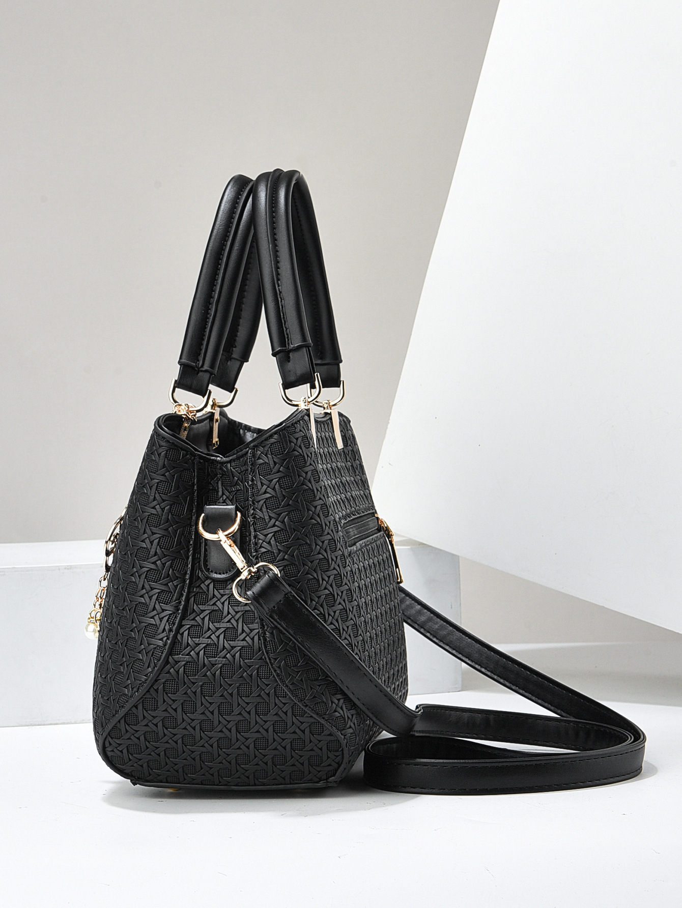 Femmes Grande Faux Cuir Impression Vêtement De Rue Carré Fermeture Éclair Sac À Main display picture 20