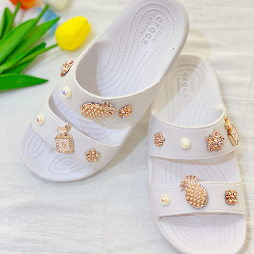 Cross-border hole shoes DIY shoe flower buckle pearl versatile flowers water diamond detachable fit hole shoes decoration buckle