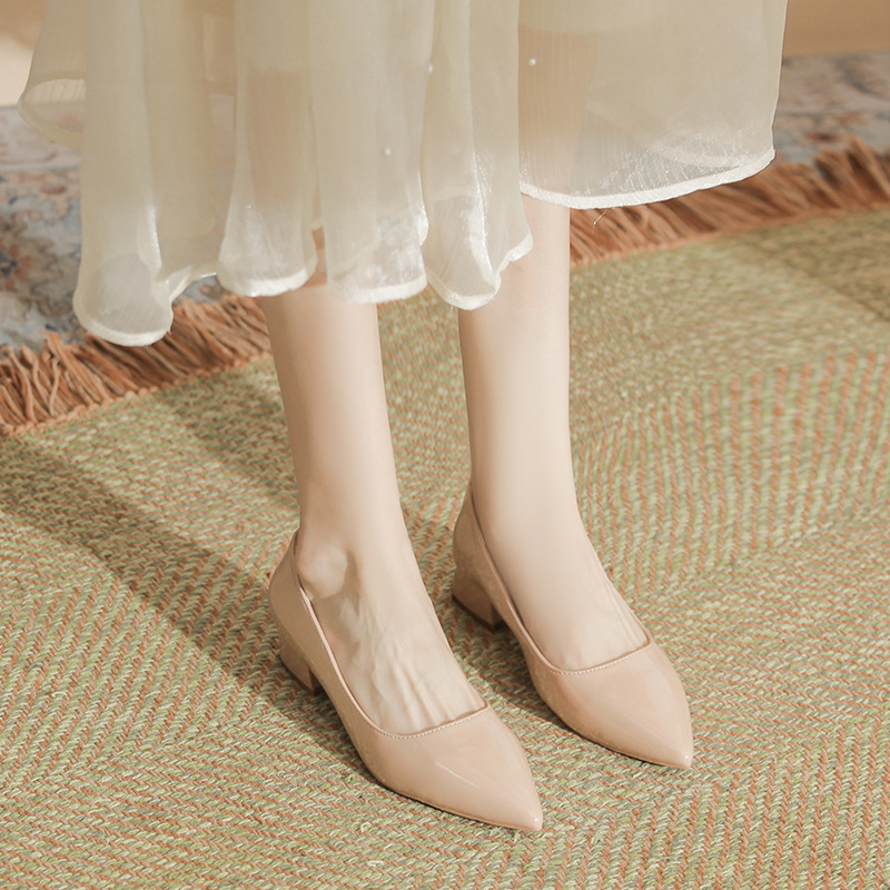 Yb-59 Chunky Heel Pointed Patent Leather Small Size Women's Shoes 3cm Low Heel Flat Versatile Shallow Mouth Large Size Plus Size Women's Shoes