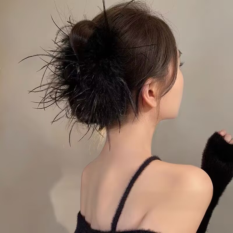 2026秋冬ミンクファー毛皮ヘアクリップ、高級感のある後頭部用大型シャーククリップ、ハート型キラキラ輝くダイヤモンド付き毛皮ヘアクリップ