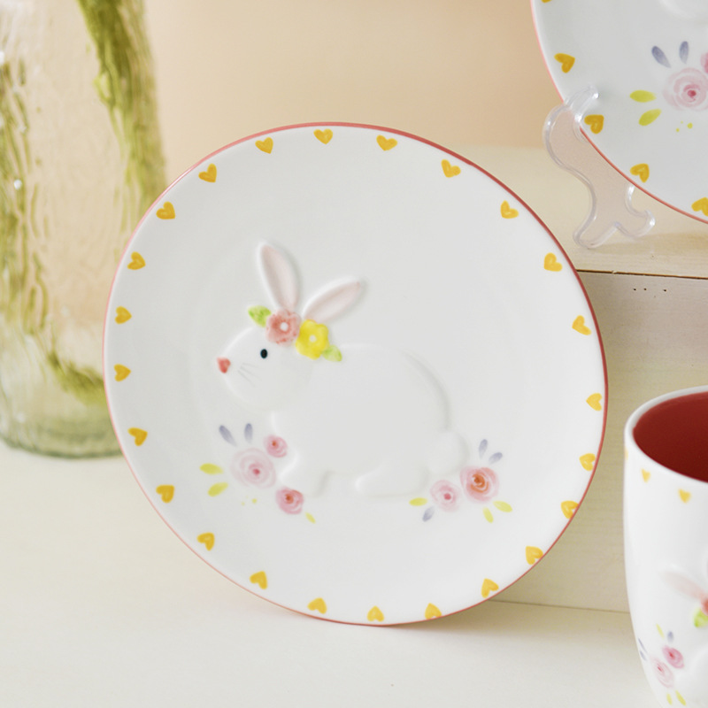 Plato de cerámica de 7 pulgadas estilo coreano de dibujos animados europeos, plato de frutas pequeño y fresco con color bajo esmalte, plato de verduras de porcelana de alta temperatura, plato de exhibición.
