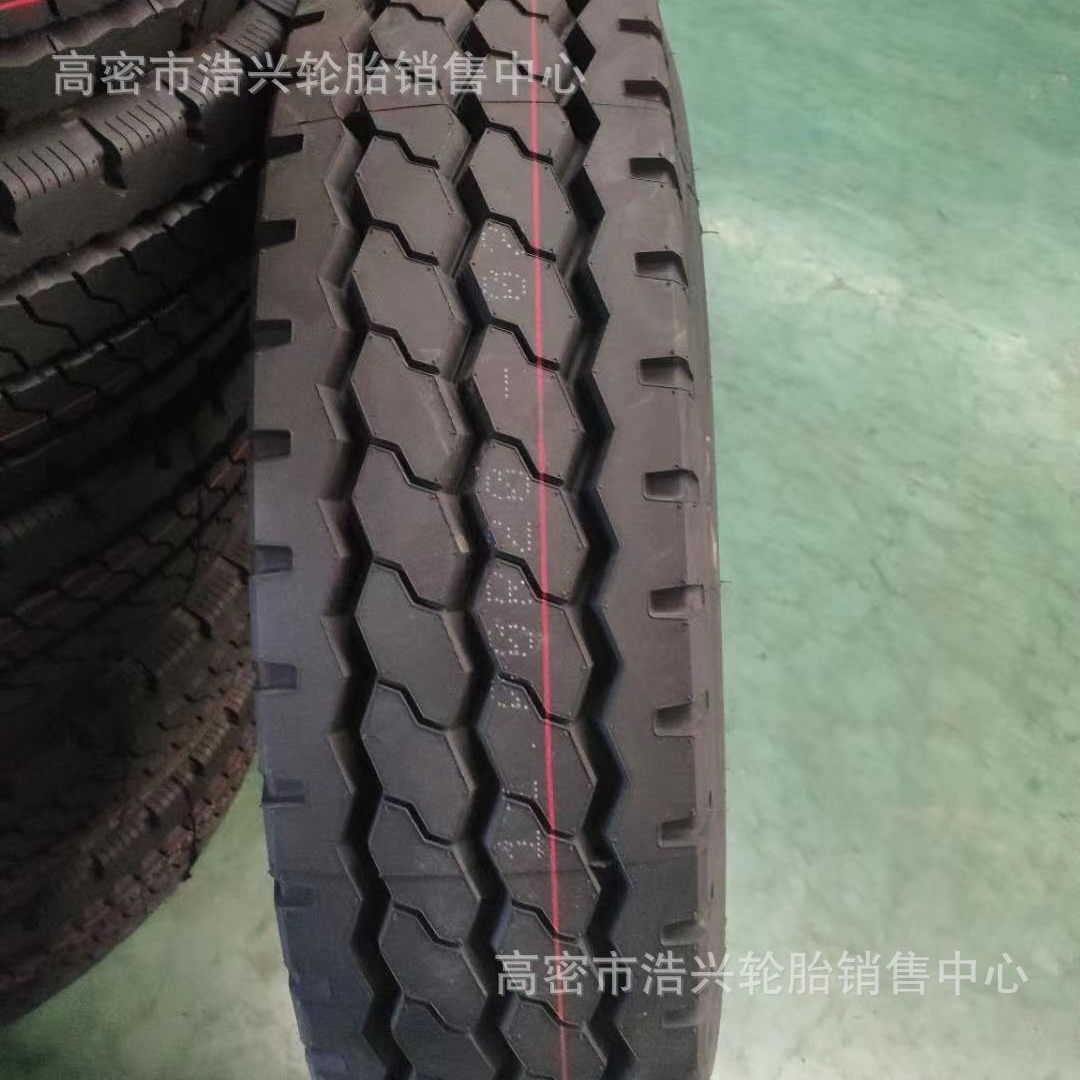 1000R20 1100R20 1200R20矿山重载卡货车轮胎全钢丝工程轮胎现货
