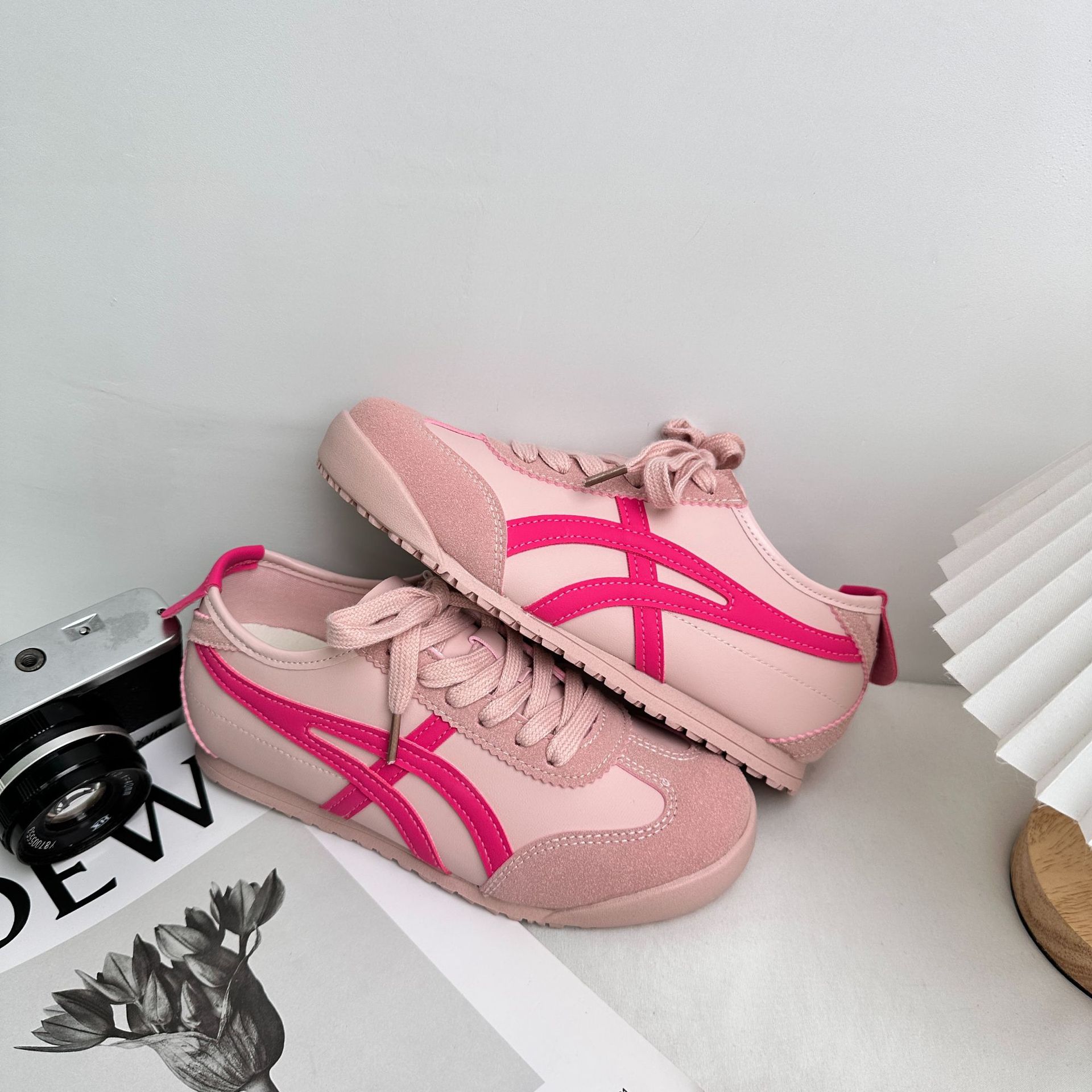 A9897 Plantillas de látex/zapatos de tablero A-Gump ligeros zapatos de mujer 2025 nuevos zapatos blancos estilo Hong Kong zapatos de entrenamiento alemán image 8