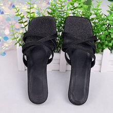 2025�¿��ļ��⴩��ЬŮ�r�Џ͹Űٴ�һ����Ůʿ����ܛ�����mŮЬ