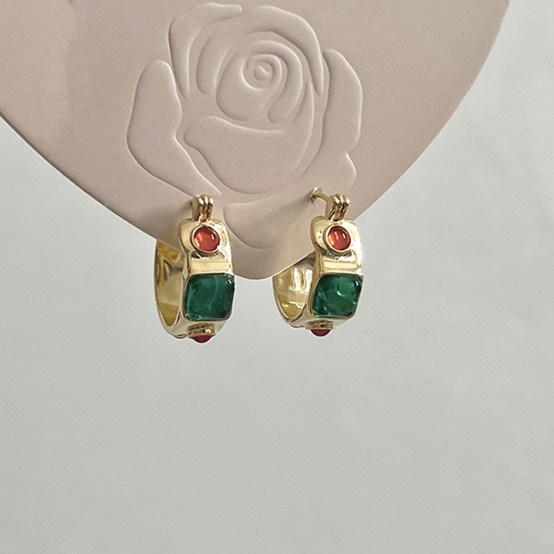 Small design cute elegant fashionable earrings from pearl