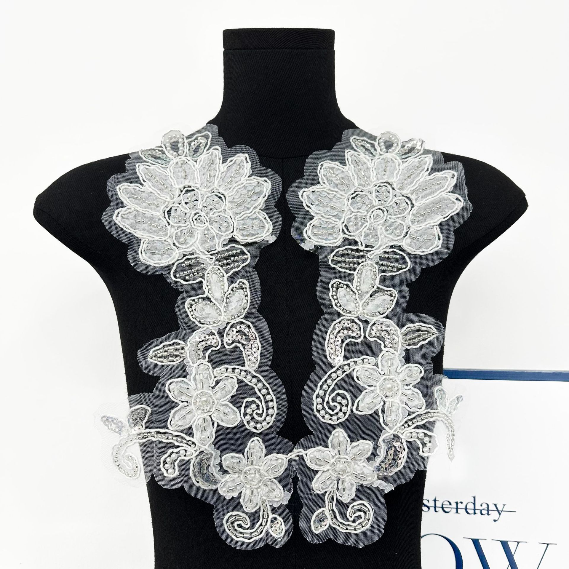 Vestido de boda cheongsam accesorios de decoración hechos a mano perlas flor parches de ropa de alta gama accesorios DIY 2026 nuevos al por mayor