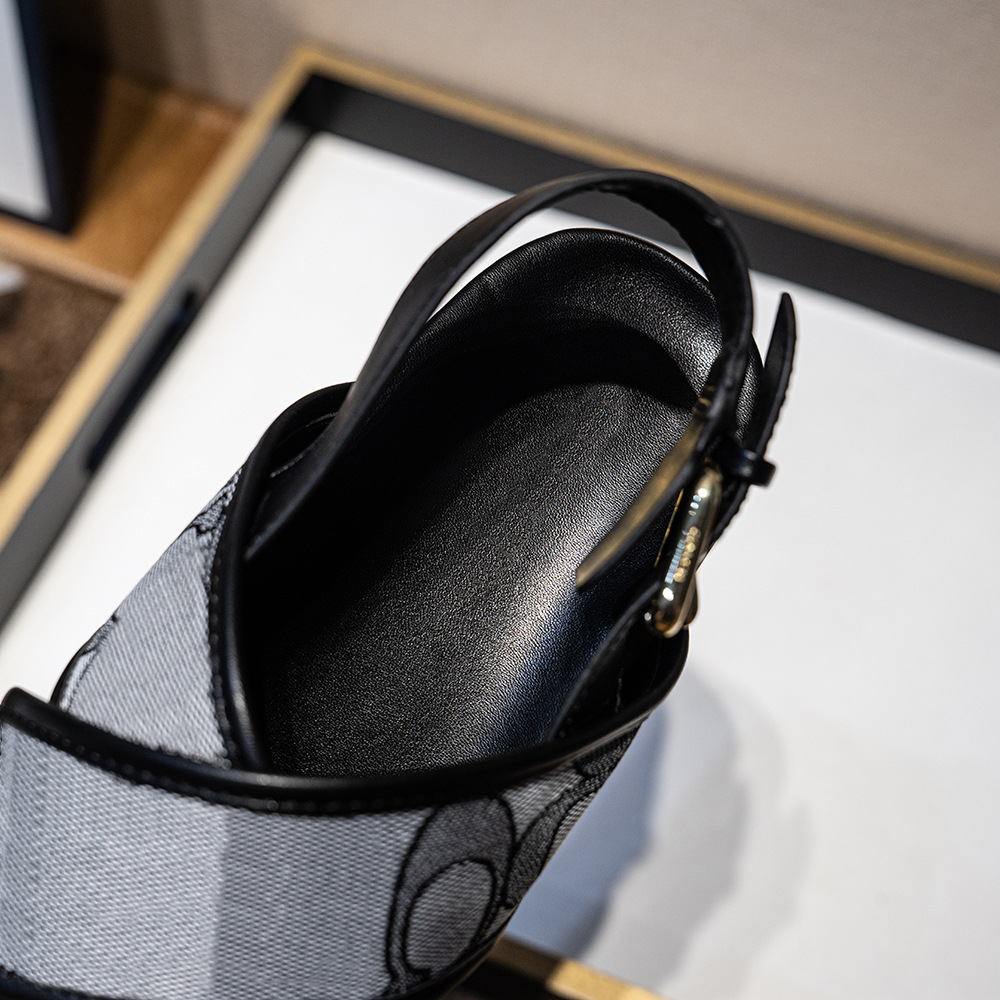 Sandales à semelles épaisses pour femmes 2024 nouveaux vêtements d'extérieur d'été C sandales rehaussantes à brides croisées sandales pour femmes_voghion.com