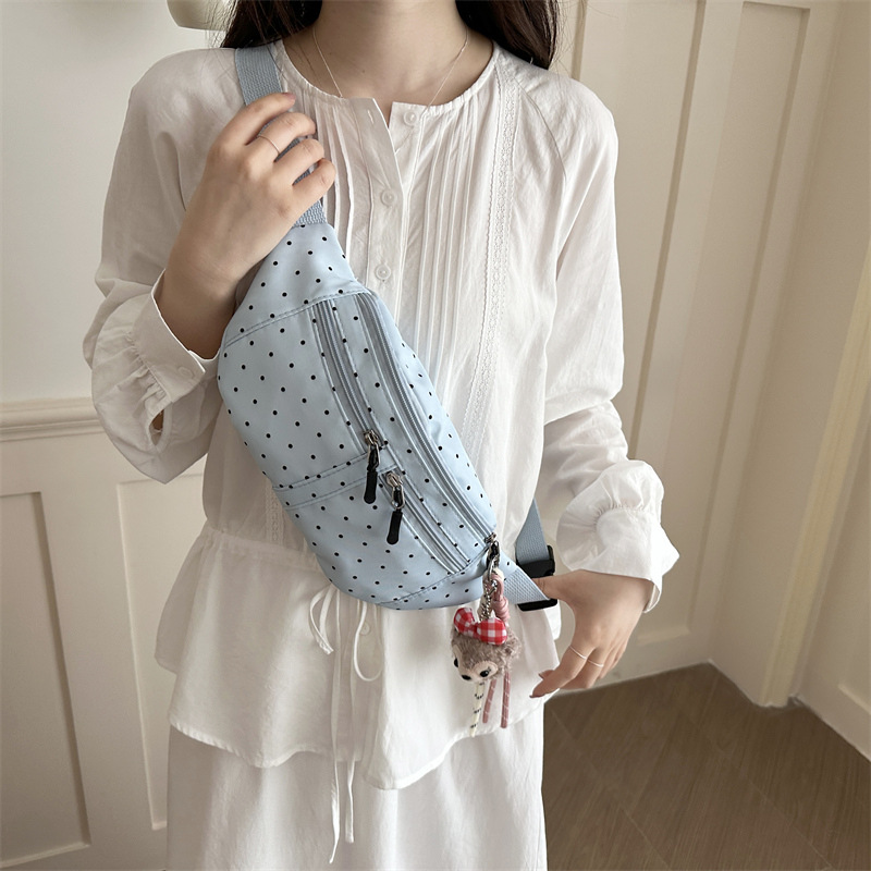 Este año, la moda fresca y dulce bolso de pecho para mujeres 2026 verano nuevo punto de onda bolso de hombro bolso de cintura de estilo extranjero