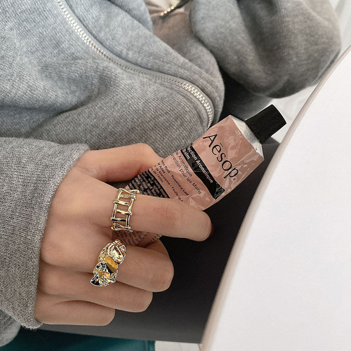 Korean Folded Finger Opening Ring for Women, Fashionable, Unique Design, Instagram Trendy, High-End, Elegant Finger Accessory