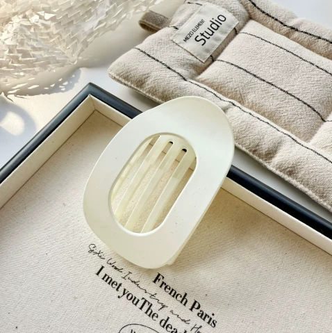 흰 서리로 덥은 스타일