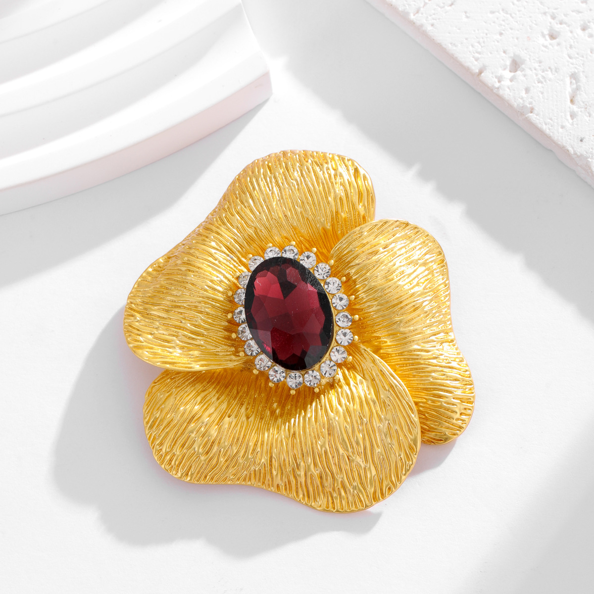 All Seasons Season Unisex Gender Plating Design Elegant Simple Style Pin Flower Zinc Alloy Plating Unisex Brooches
