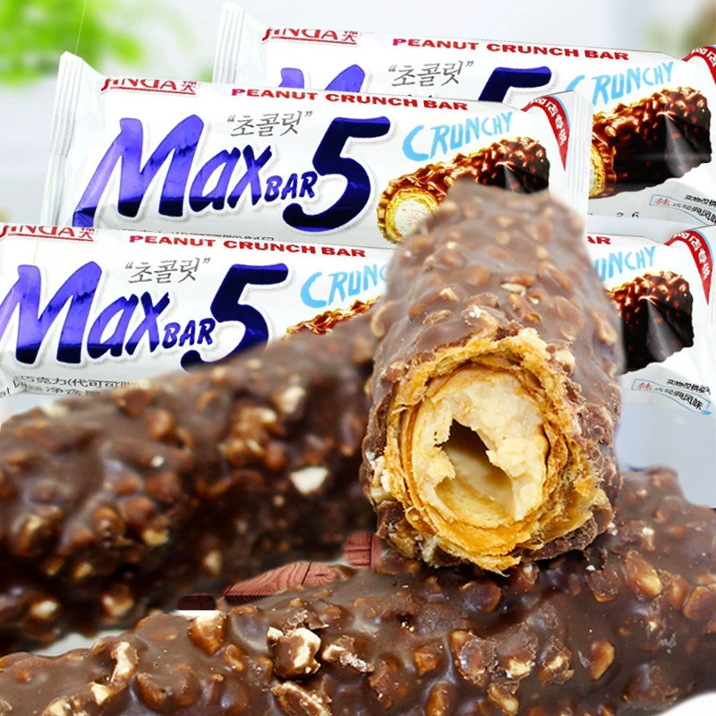 Шоколадные батончики с арахисом и длинной полоской из макси-кухни?