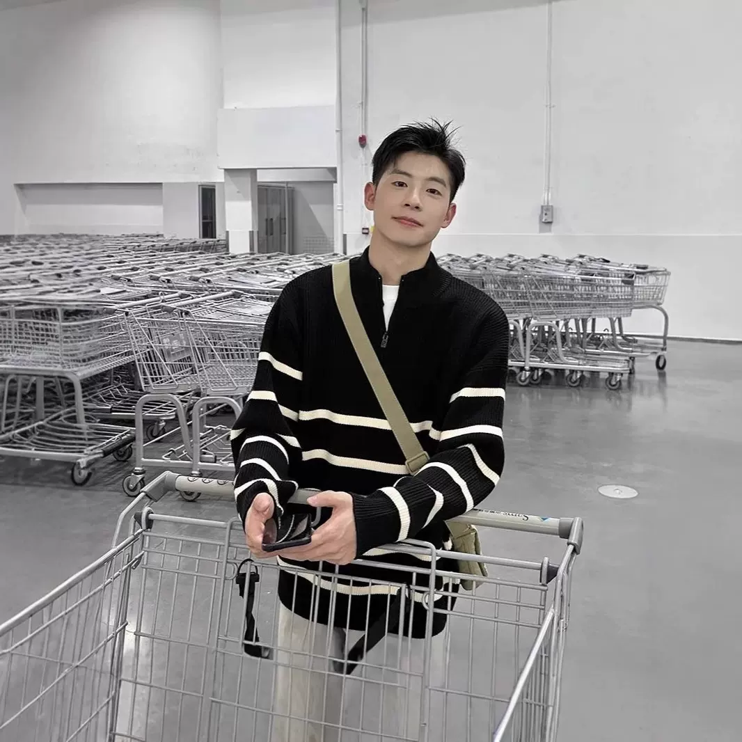 潮牌半高领拉链条纹毛衣男士秋冬季2025新款宽松套头打底针织衫潮