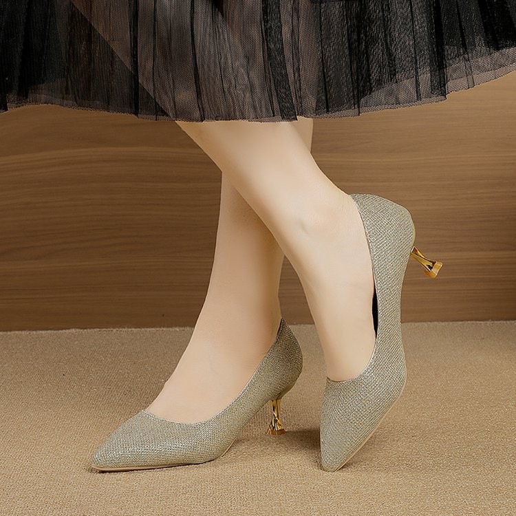 Temperamento francés zapatos de tacones altos mujeres primavera y verano 2025 nuevo tacones delgados sexy poco profundos zapatos profesionales universales