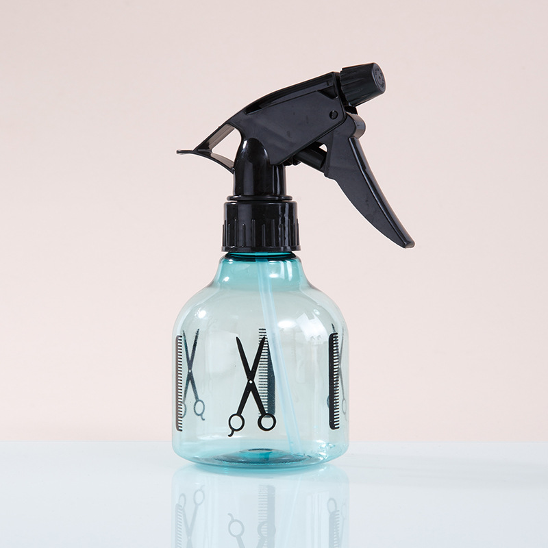 작은 파란색 스프레이 병 250ml