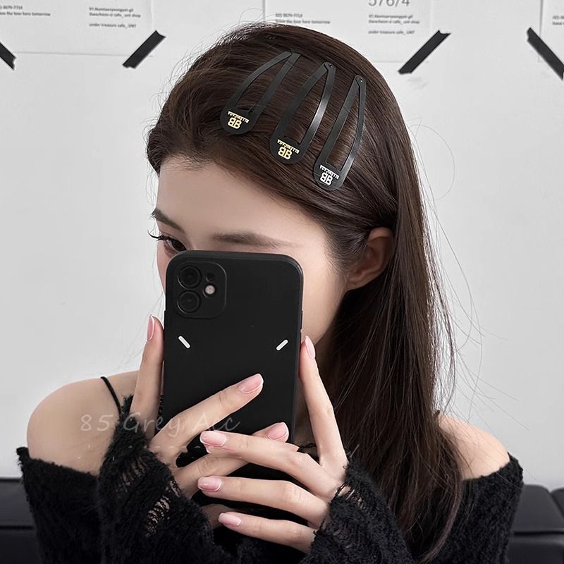 Hot Girl Goes Out on the Street Black Large Bb Letter Hairpin Metal Edge Clip Broken Hair Side Clip 2025 New Hair Accessories