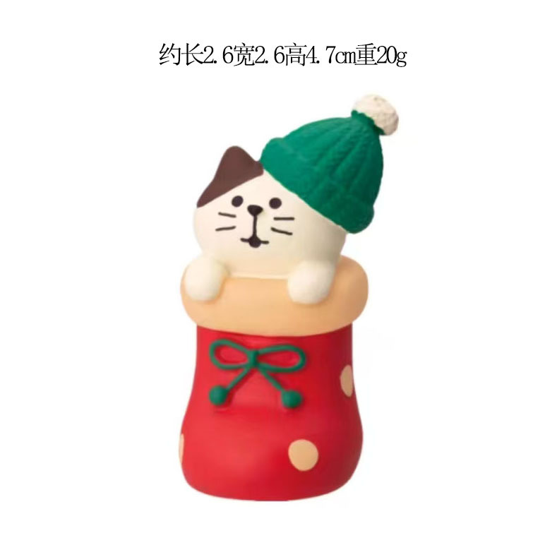 빨간 부츠를 신은 크리스마스 고양이