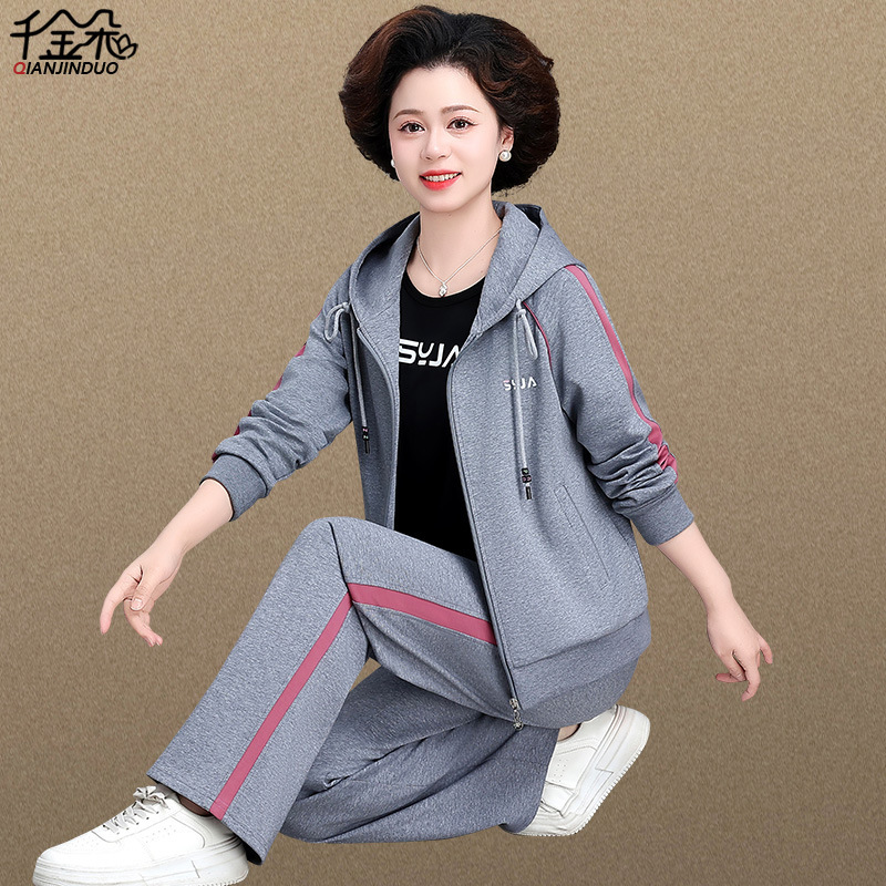 50代のお母さんの春の服のコートの洋風の中で老年の運動のスーツの女性の春秋の大きいサイズは腹の老人の服を遮ります|undefined