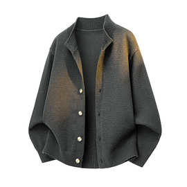 2025年秋冬新款圆领短款开衫毛衣男慵懒风高级感针织衫外套彩米白