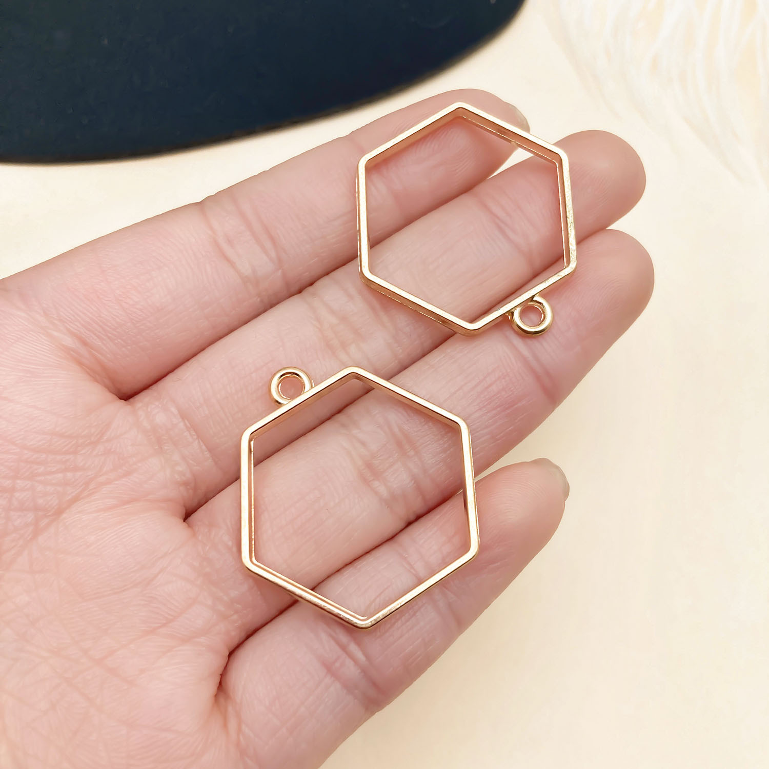 22242-LJ-kc金锌合金六边形相框边框29x28mm-