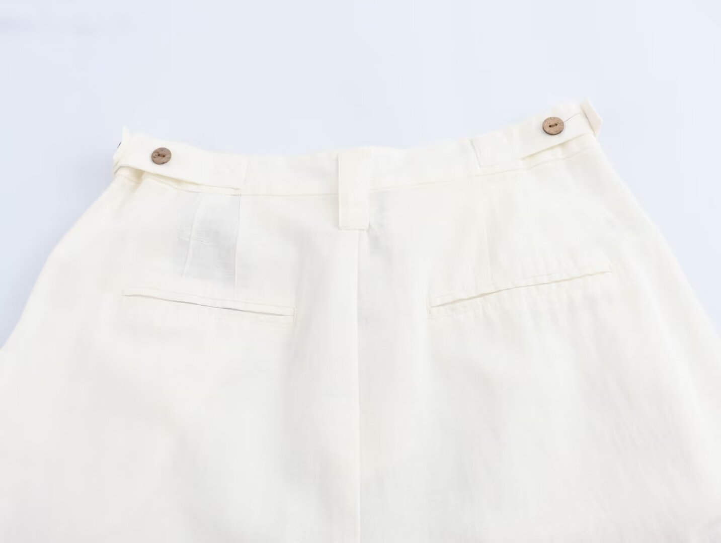 Pantaloni versatili in cotone e gamba larga, stile nuovo, estate 2024 da donna_voghion.com