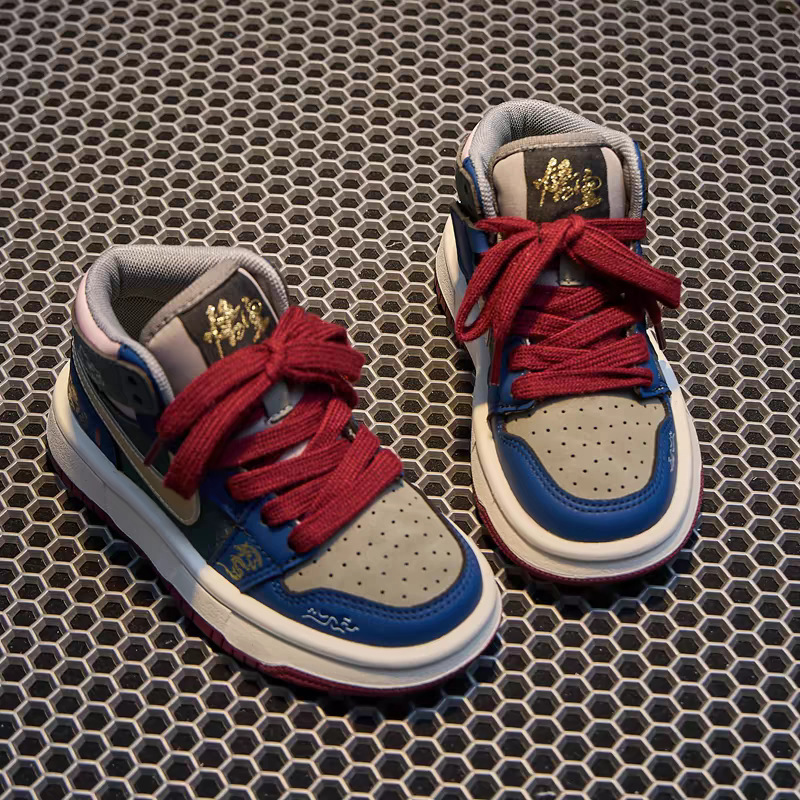 Mitos negros Goku zapatos de skate de alto nivel para niños 2025 primavera y otoño zapatos deportivos para niños con invierno de algodón