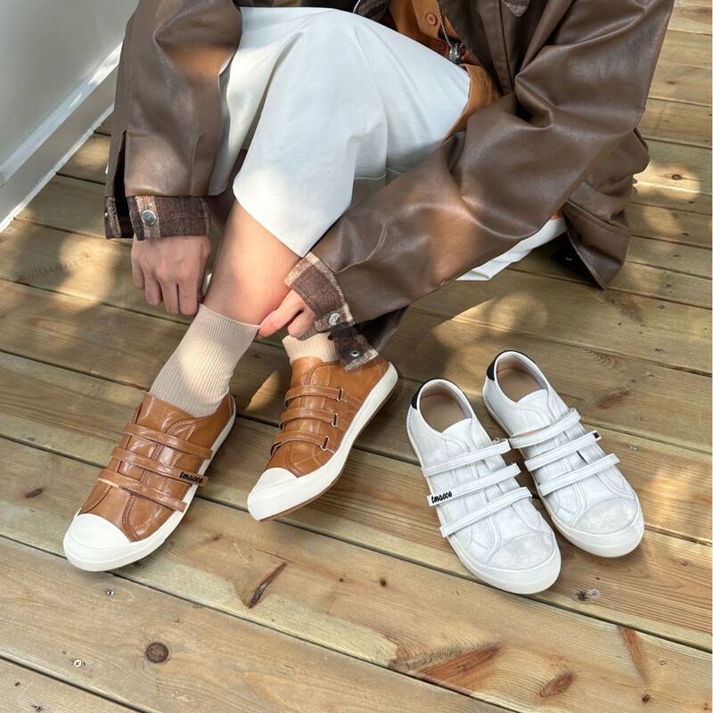 Genuine leather, triple-layered Velcro closure, distressed finish, casual white sneakers for women, new style, versatile, retro round-toe athletic shoes Genuine leather, triple-layered Velcro closure, distressed finish, casual white sneakers for women, new style, versatile, retro round-toe athletic shoes