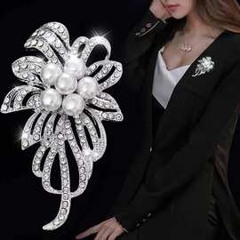 胸针轻奢镶钻胸花义乌服装配饰工厂批发高档百搭别针小众防走光