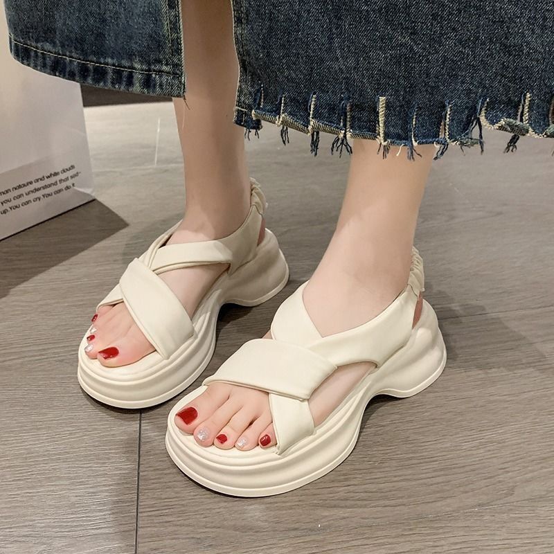 Sandalias de cuero suave para mujeres 2023 verano nuevo muffin con suela gruesa zapatos de playa pequeños zapatos de alta calidad zapatos romanos