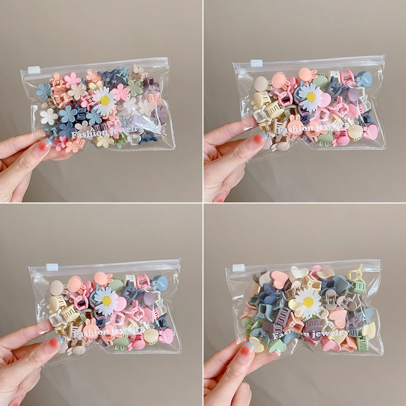 Small children's crab pin flower-shaped