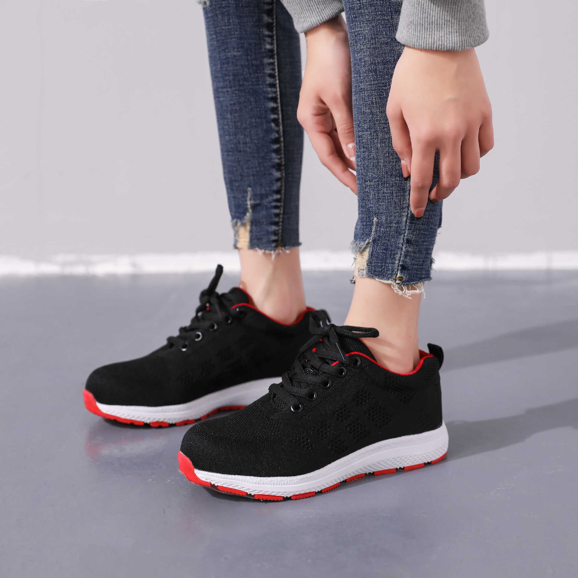 Nuevos zapatos de protección laboral anti-Smashing anti-piercing ligero resistente al desgaste antideslizante transpirable cerrado dedo del pie zapatos de protección con placa de acero para mujeres