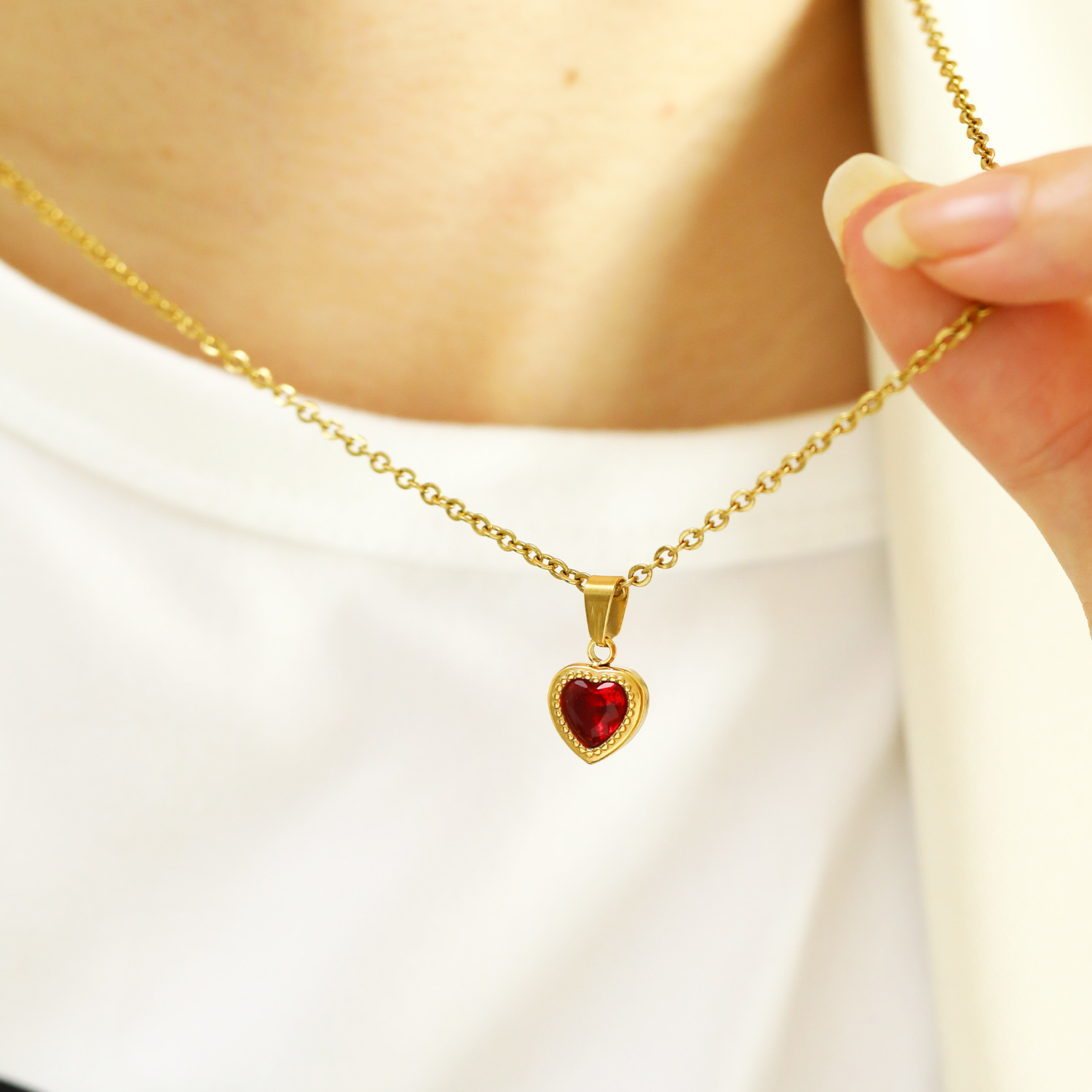 Titanium Steel Simple Style Heart Shape Zircon Pendant Necklace display picture 8