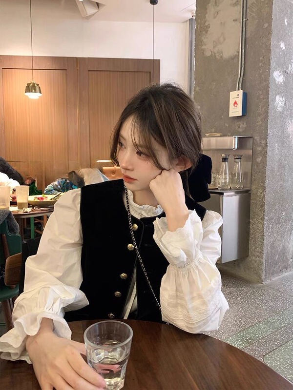 春秋小香温柔风显瘦气质马甲背心小众设计高级感花边衬衫女两件套|undefined